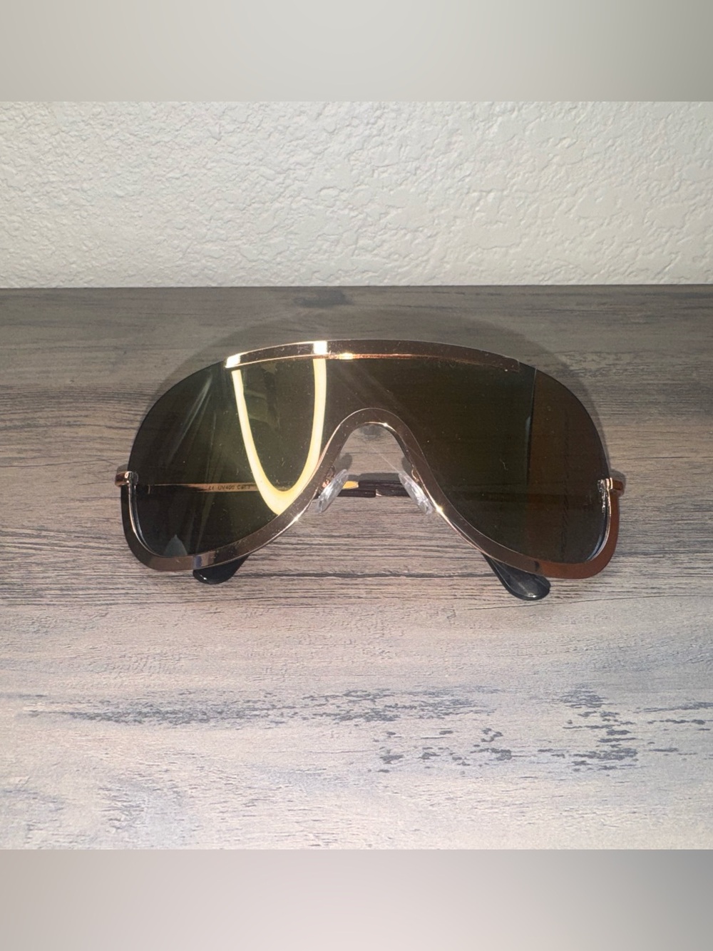 Women’s Shield Sunglasses in Brown - Stylish Oversized Visor